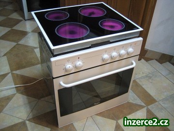 Sporák vestavný - Sklokeramická deska + trouba WHIRLPOOL_1 339007_1.jpg