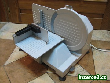GASTRO PROFI nářezák - Nářezový stroj STROJOBAL NS 301 šedý_1 341861_1.jpg