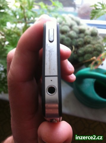 Iphone 4 16g cerny odblokovany na vsechny site_2 342564_2.jpg