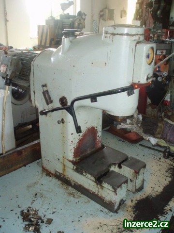 Hydraulický lis CDC 2-8_1 34260_1.jpg