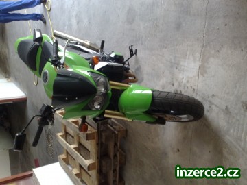 KAWASAKI Z 1000_2 342957_2.jpg