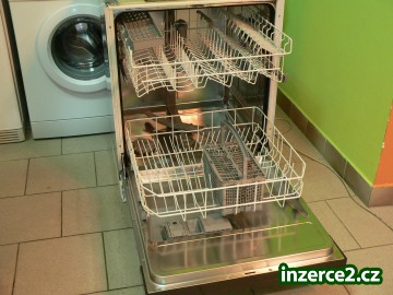 Myčka Siemens hnědý panel poloviční náplň SE55492_2 343942_2.jpg