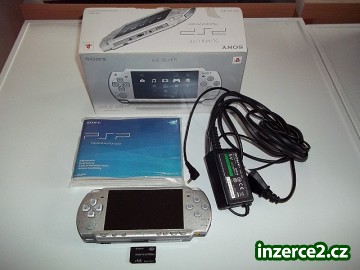 Herní konzole SONY Playstation Portable PSP 2004 Silver_1 353698_1.jpg