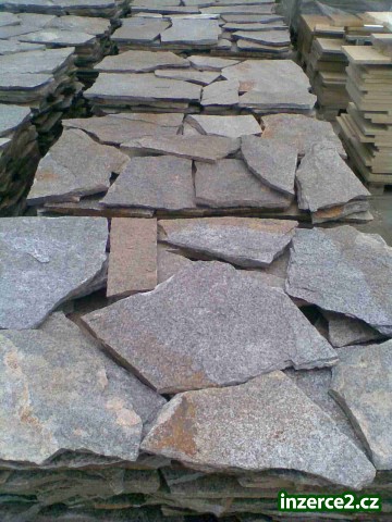 Ručně štípaný přírodní kámen_2 354631_2.jpg