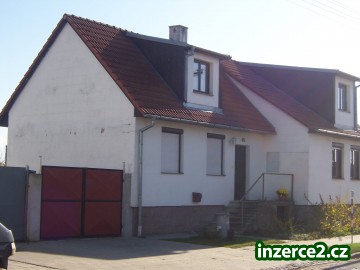 PRONÁJEM REKLAMNÍCH PLOCH - RODINNÝ DŮM - trasa Kroměříž x Chropyně_1 36182_1.jpg