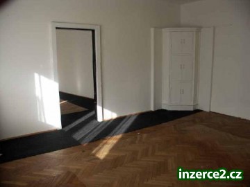 Pronájem velkého bytu v centru Hradce Králové_2 364246_2.jpg