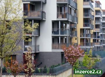 NOVOSTAVBA! BYT S TERASOU, BALKONEM, GARÁŽOVÉ STÁNÍ, KOMORA, SKLEP, (PRODÁNO)_2 373957_2.jpg