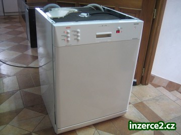 Myčka nádobí AEG 3xA (široká)_1 376250_1.jpg