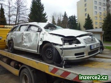 Toyota Avensis combi t25 automat_2 377445_2.jpg