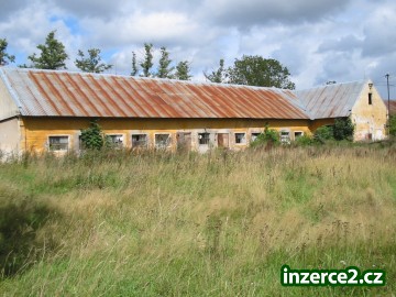 Prodej pozemku s hospodářskou budovou v obci Kfely u Ostrova_1 377518_1.jpg