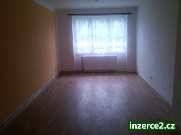 Pronájem nově zrekonstruovaných bytů 2+1 v Jirkově_2 377538_2.jpg