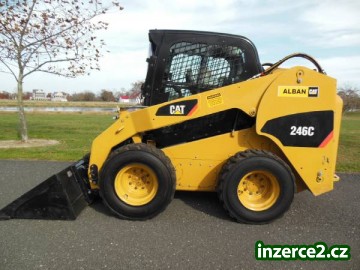Caterpillar 246C Kompaktný nakladac_2 381601_2.jpg