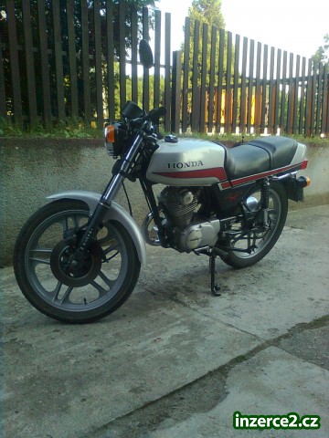 Honda CBX 125_1 385085_1.jpg