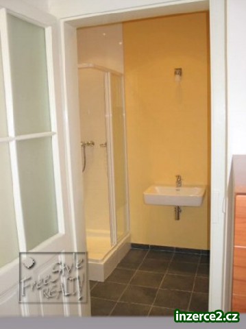 2+kk/B 40m2 P5 Smíchov, po Rekonstrukci, Část. Zařízen_1 3861_1.jpg