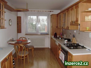 Pronájem bytu 2+1 v Labské Kotlině I. v Hradci Králové_2 38734_2.jpg