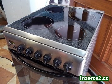 Sporák sklokeramický INDESIT nerez - šíře 50 cm horkovzduch digitál_2 389150_2.jpg