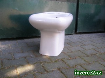 Darujeme zánovní bidet_2 391246_2.jpg