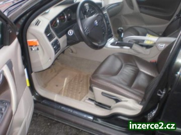 VOLVO xc 70_2 395479_2.jpg