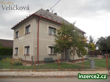 Prodej prostorného domu po část. rekonstrukci v Černčicích u Nového Města n. M._1 401402_1.jpg