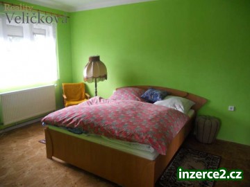 Prodej prostorného domu po část. rekonstrukci v Černčicích u Nového Města n. M._2 401402_2.jpg