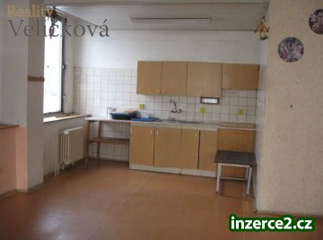 Nabízíme pronájem kanceláří s velikostmi od 18 m2 v Hradci Králové_2 401686_2.jpg