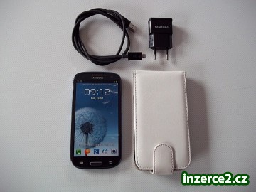 Mobilní telefon SAMSUNG Galaxy S III GT-19300_2 403085_2.jpg