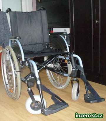 Prodám skládací invalidní vozík_1 403763_1.jpg