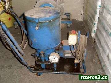 Pojízdný elektrický mazací lis E 30UCP_1 403812_1.jpg