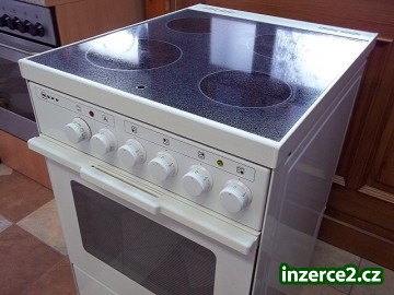 Sporák sklokeramický NEFF - šíře 50 cm horkovzduch_2 406976_2.jpg