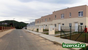 Prodej novostavby řad. RD 4+1,zahrada, Beroun (Kr.Dvůr)_1 408543_1.jpg