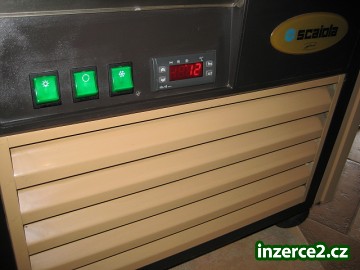 Prosklená chladící vitrína otočná SCAIOLA ERG 230_2 410977_2.jpg