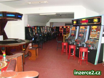 Pronájem Baru Herny v Centru Chlumce nad Cidlinou_2 411579_2.jpg