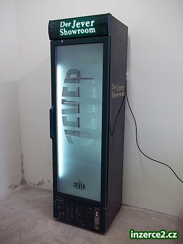 Prosklená lednice chladnice CMVG 355 Der Jever Showroom_1 412124_1.jpg