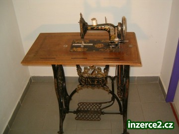 Starožitný šici stroj SINGER_2 4121_2.jpg