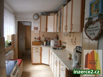 Prodám RD se zahradou a sam. stojící garáží v Jirkově, Bezručova ulice_2 413406_2.jpg