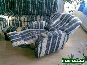 Prodám starší sedací soupravu._2 415597_2.jpg