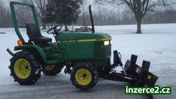 Dobry pomocnik do malych prostoru John Deere traktor 7I60_1 421807_1.jpg