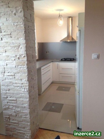 Pěkný zrekonstruovaný byt 2 +1_1 422618_1.jpg