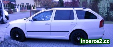 Škoda Octavia 2.0 D Combi – automat, r.r.09_1 427714_1.jpg
