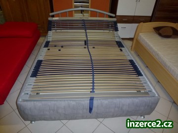 Postel s roštem levně, dobrý stav_2 427820_2.jpg