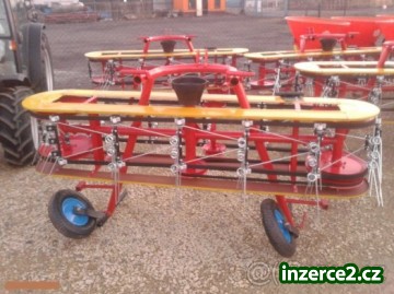 nový pásový shrnovač a obraceč_2 429488_2.jpg