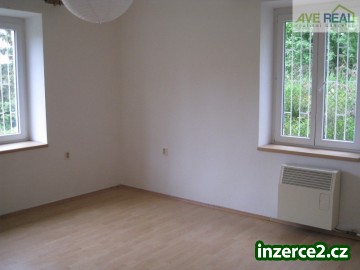 Pronájem bytu 1+kk (32m2), Praha 5, ul. Na Konvářce_2 432056_2.jpg