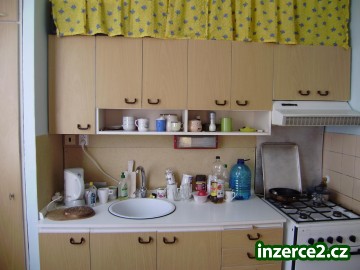 Prodej bytu 3+1 v Hradci Králové ul. Pod Zámečkem_2 43225_2.jpg