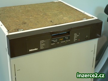 Hnědá vestavná myčka Miele G1520SCI,tři koše_1 432944_1.jpg