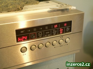 Myčka Siemens vestavná nerezová_2 434307_2.jpg