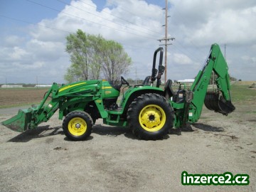 John Deere 4720 s celním nakladacem_1 434522_1.jpg