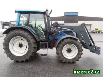 Valtra N141 HITECH s celním nakladacem_2 434530_2.jpg