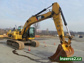 Caterpillar 323D2 Bagr_2 437532_2.jpg