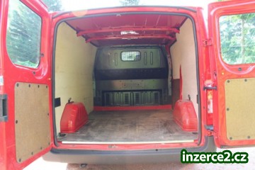 Ford Transit TDCi malé poškození v zádech_2 438097_2.jpg