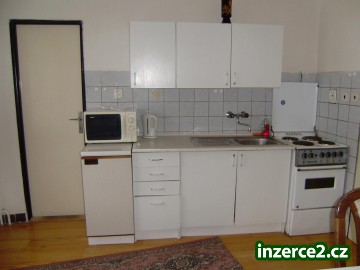 Pronájem bytu 3+1 v rodinném domě v Hradci Králové_2 43965_2.jpg